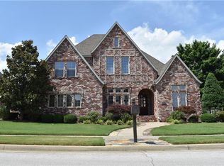 2805 W Rainier Rd, Rogers, AR 72758