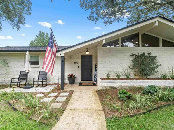 802 Poinciana Dr, Gulf Breeze, FL 32561
