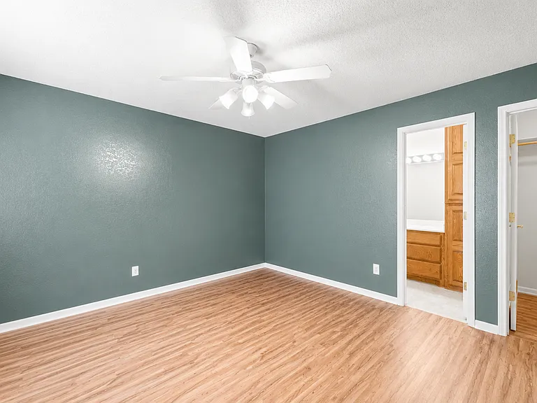 138 Lake Forest Dr — Photo 12