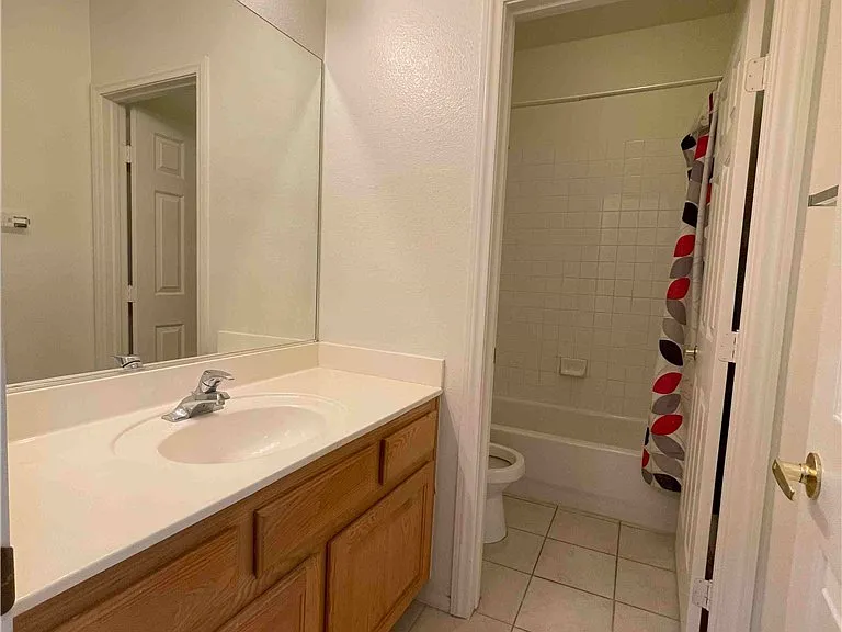 531 Curtin Ct — Photo 17