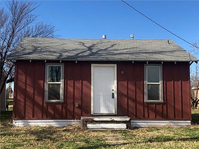 1st image of 1202 Houston St