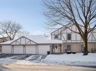 2163 Lancaster Cir APT 201-A, Naperville, IL 60565