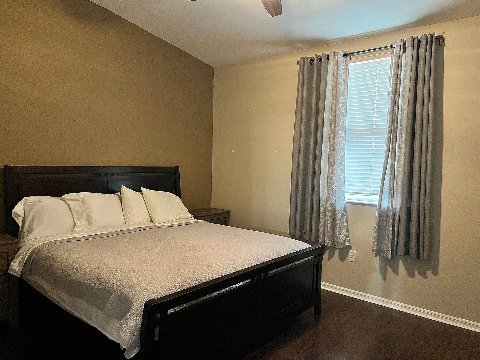 3 bed, 1043 sqft, $1,700 — Photo 3