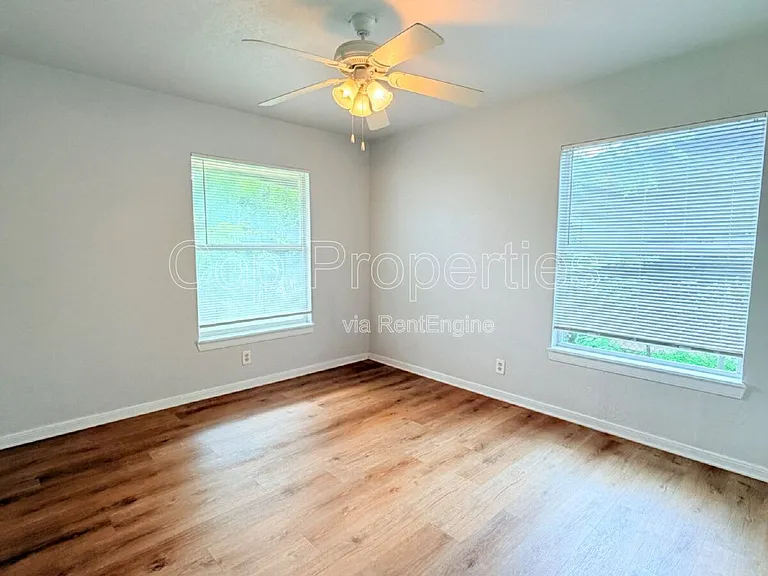 827 Dunwoodie Dr — Photo 12