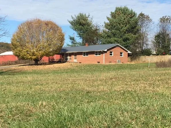 169 Meade Ave, Nickelsville, VA 24271