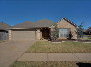 11001 SW 8th St, Yukon, OK 73099