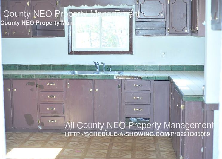 2nd image of 779 E Lucius Ave