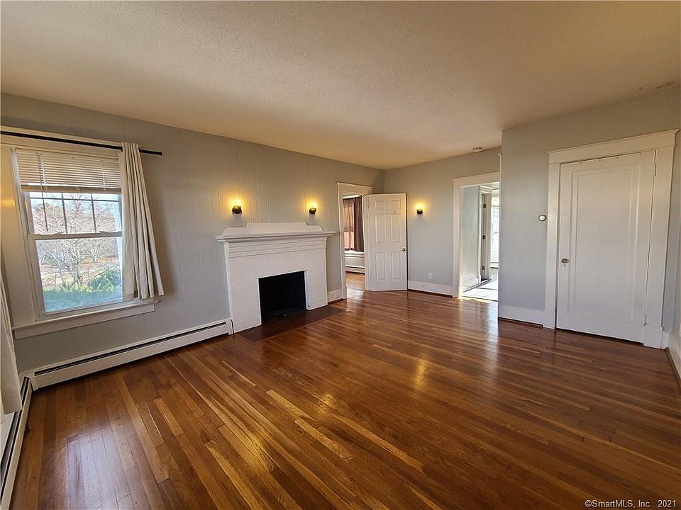 352 WILLETTS AVE Waterford CT Zillow