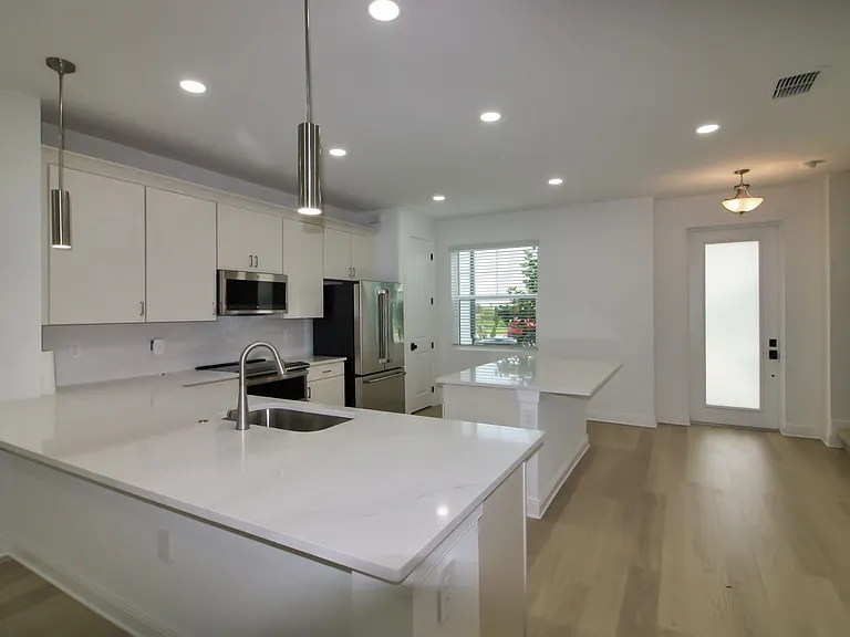 17978 Broadleaf Loop — Photo 6