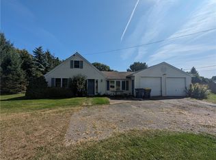 418 Webster Rd, Webster, NY 14580