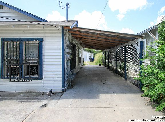 3rd image of 1506 W Laurel St