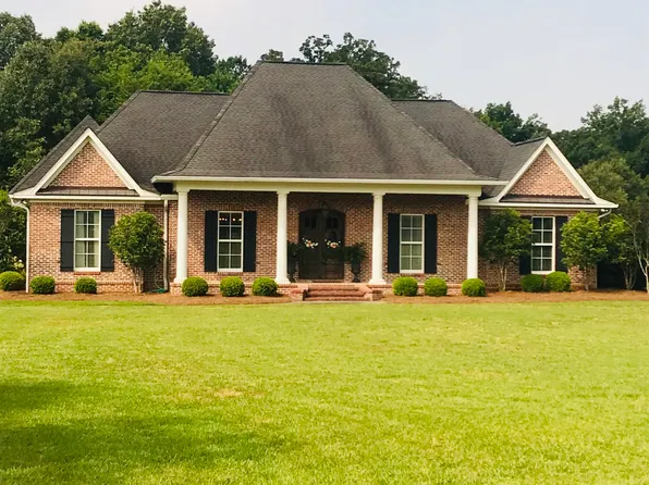 717 Prairie Waters Dr, Columbus, MS 39701