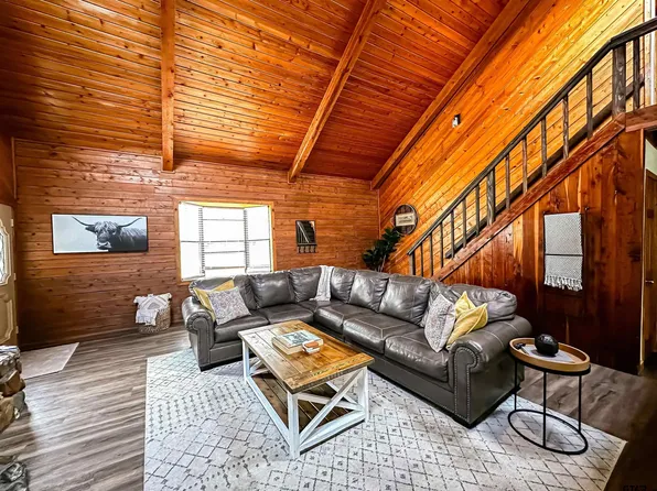 307 N King Lake Dr, Scroggins, TX 75480