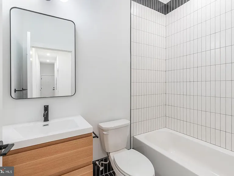 2414 Frankford Ave #2R — Photo 10
