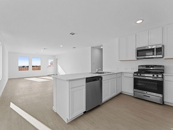 4th image of 325 Kayden Court