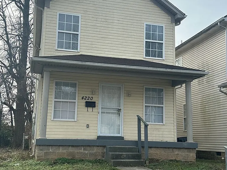 4220 Sunset Ave — Photo 1
