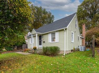 160 Talcott Rd, West Hartford, CT 06110