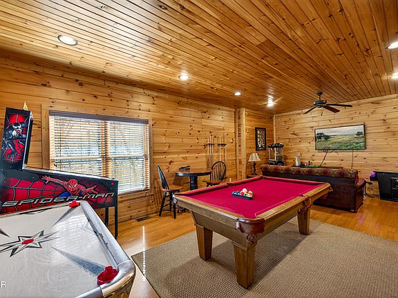 4th image of 922 Parkview Point Way