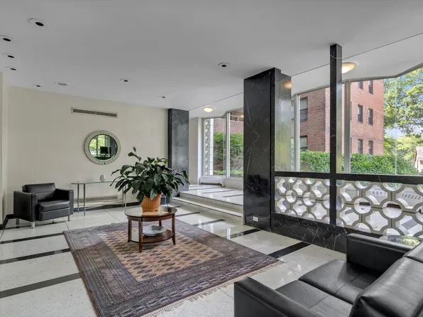 4705 Henry Hudson Parkway 6J image 18 of 18