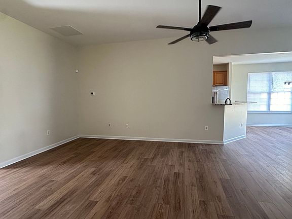 4th image of 126 Shumard Ct