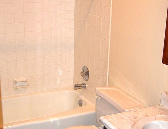 5th image of 10215 W 85th St