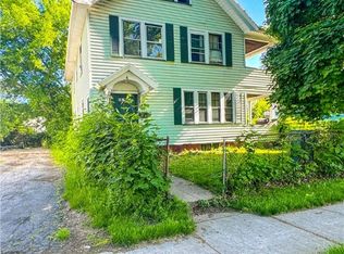 2 Carthage Dr, Rochester, NY 14621