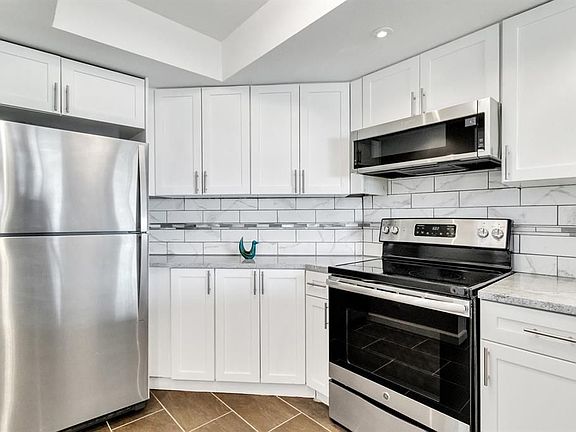 5th image of 6295 Bahia Del Mar Cir APT 403