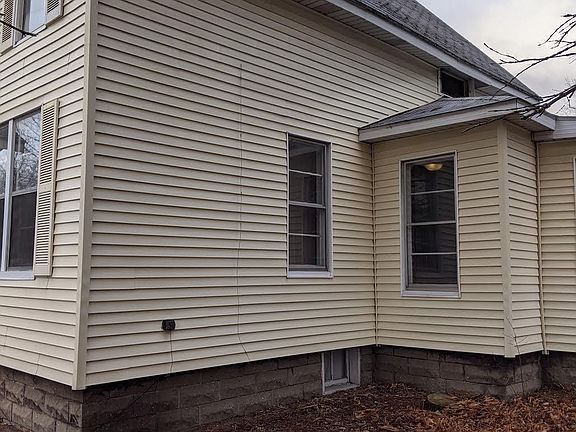 2nd image of 208 N William St