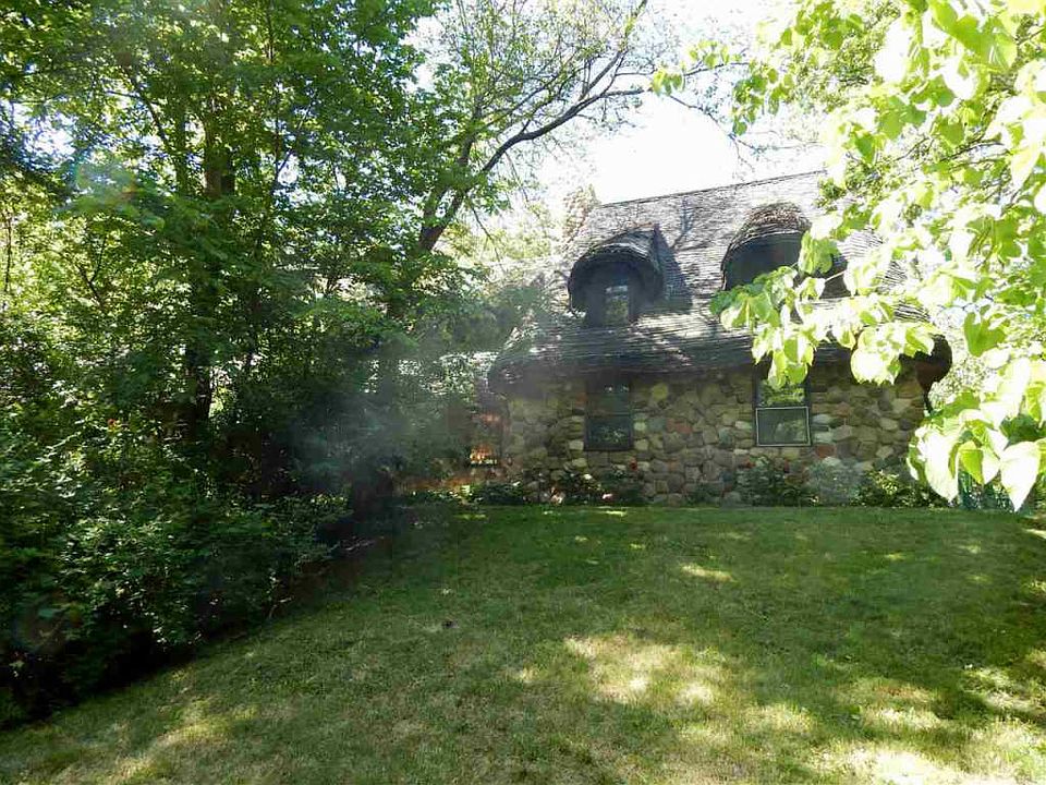 1st image of 7702 Kinnikinnick Dr
