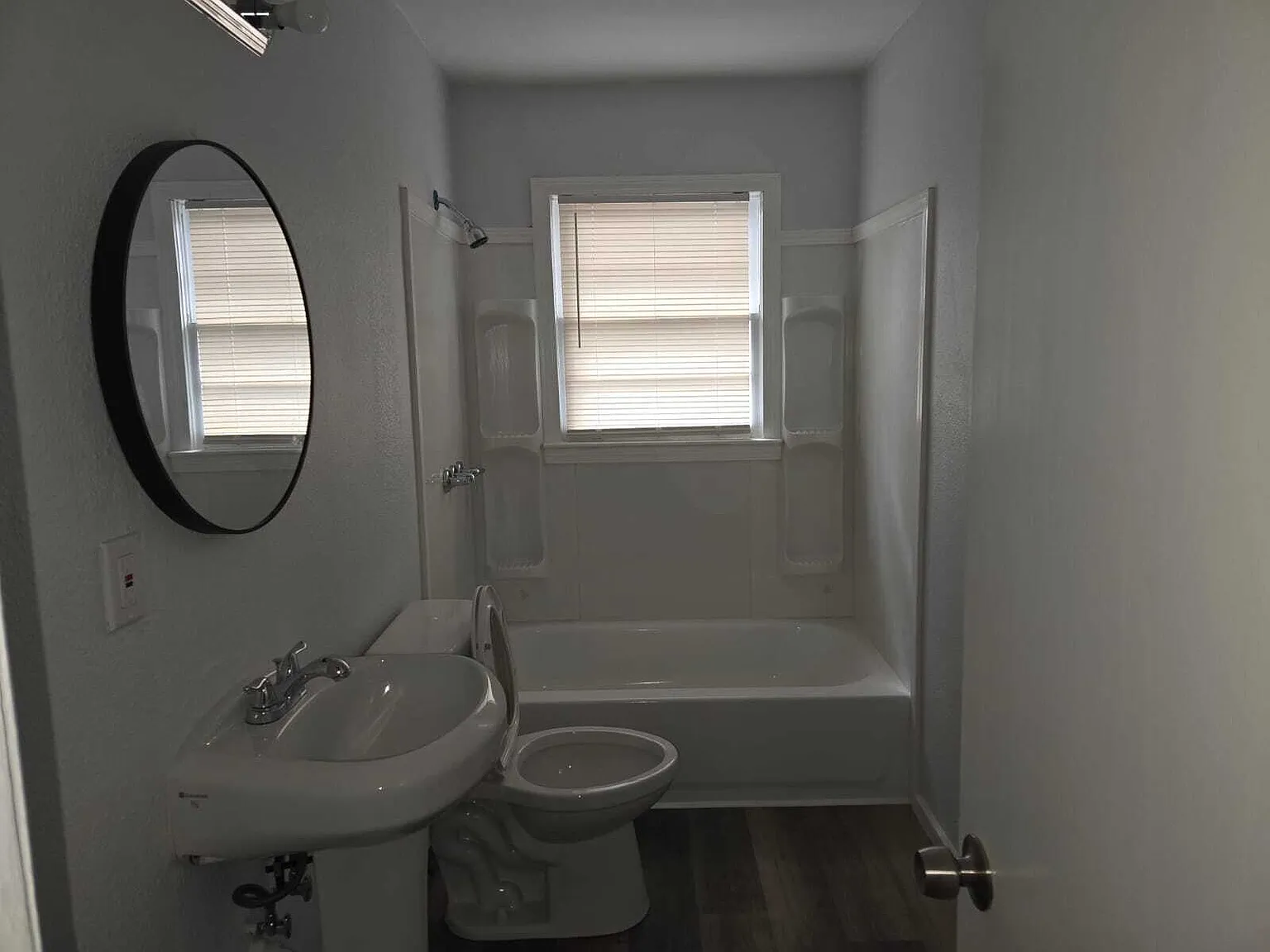 927 Spring Avenue - 1 — Photo 2