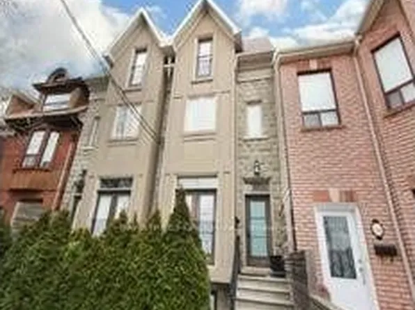 376 Lippincott St, Toronto, ON M5S 2P7