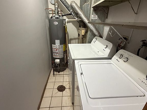 3rd image of 1985 Bennington Ct