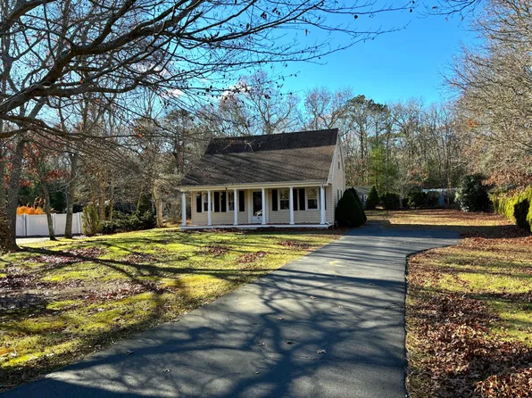 12 Pierre Vernier Drive, Mashpee, MA 02649