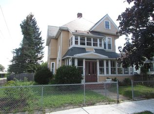 382 Pleasant St, Holyoke, MA 01040