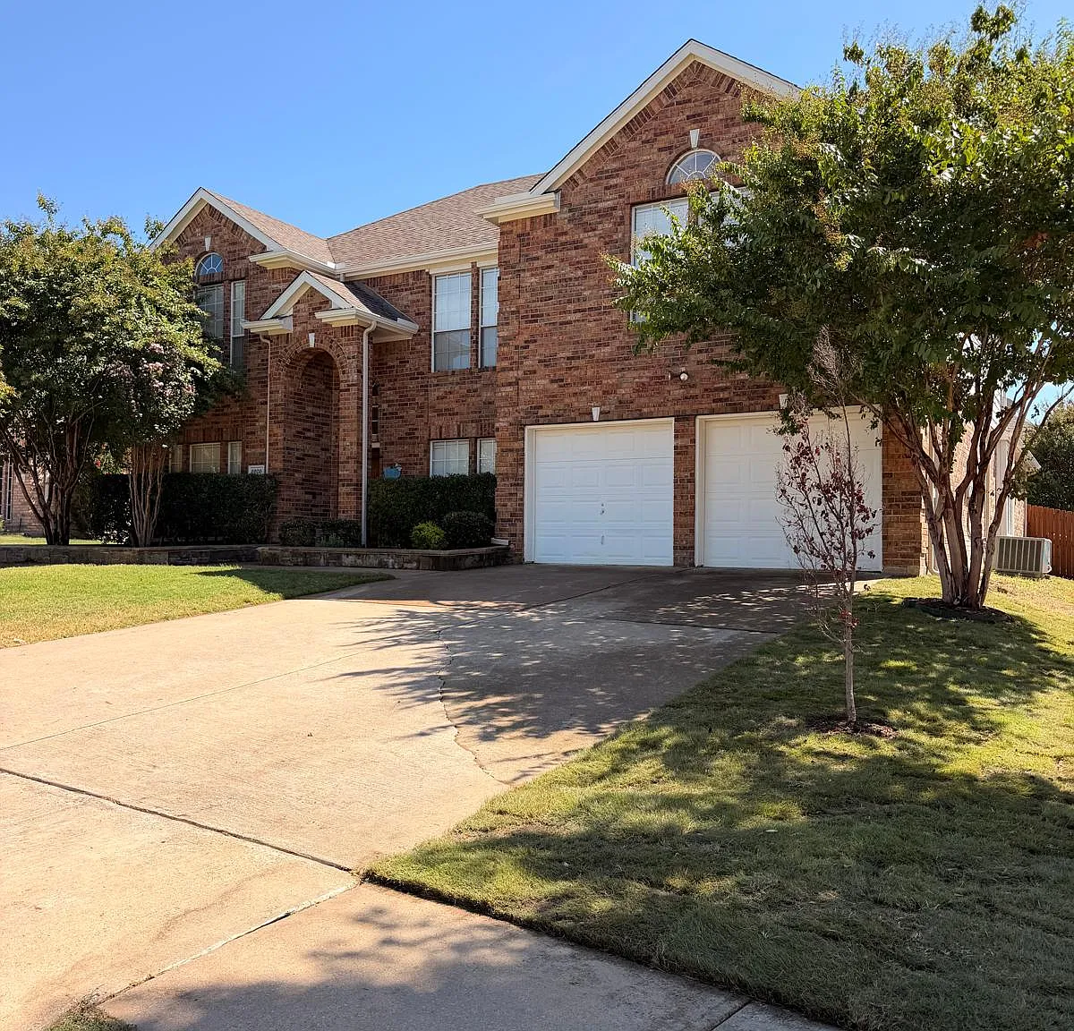 5 bed, 3518 sqft, $3,695 — Photo 2