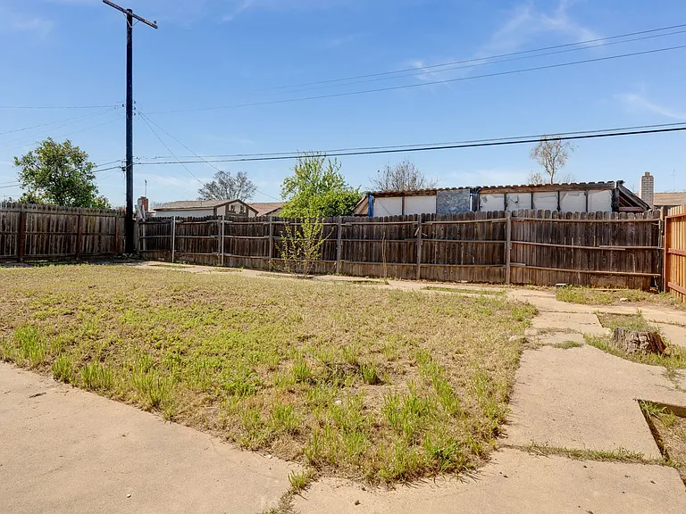 7726 Laurie Way — Photo 24