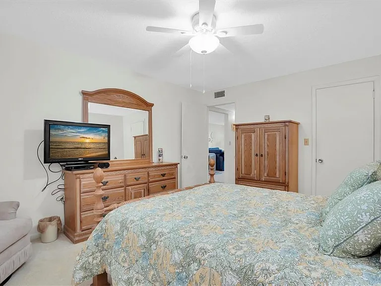5575 Gulf Blvd #337 — Photo 17