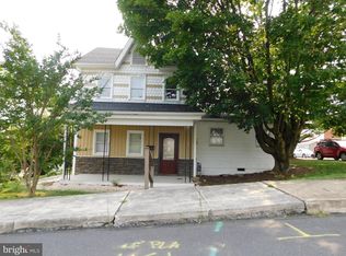 38 E 5th St, Waynesboro, PA 17268