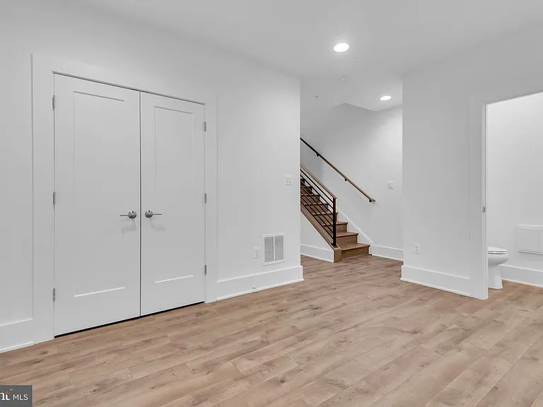 11366 Emerald Park Rd — Photo 48