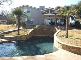 301 Timberlake Dr, Azle, TX 76020