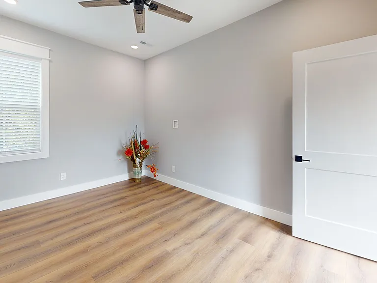 115 20th St SW #5 — Photo 10