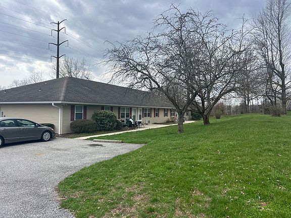 3rd image of 599 Old Quaker Rd APT B