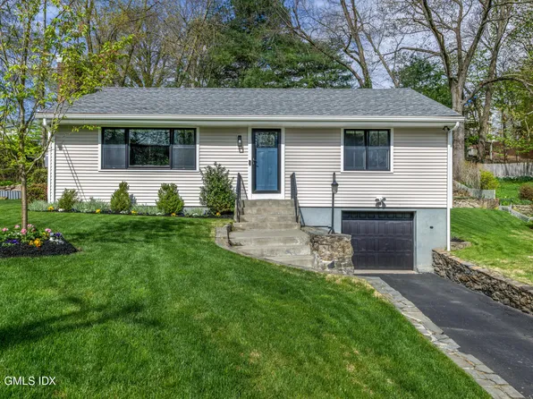 58 Hunt Ter, Greenwich, CT 06831