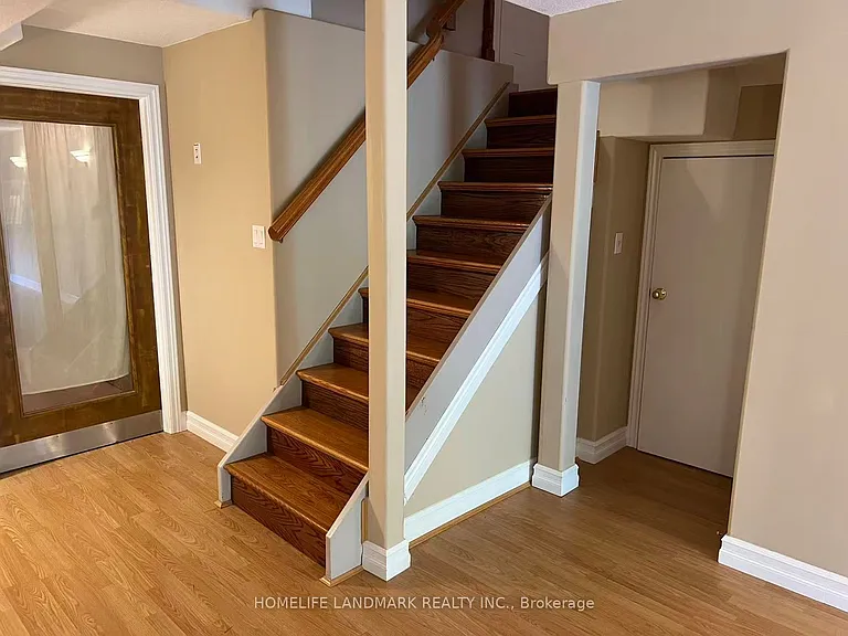 579 Violet St — Photo 3
