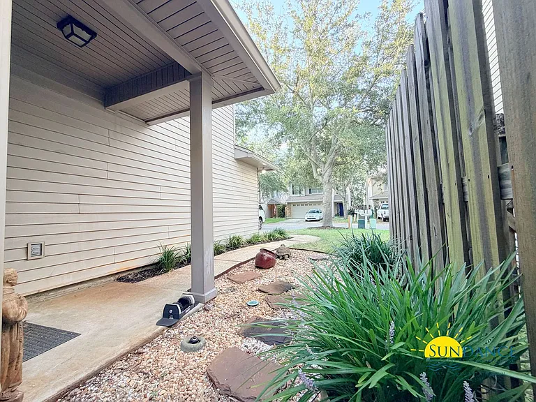 2705 Apple Blossom Ct — Photo 34