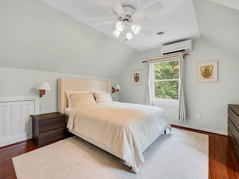 Bedroom 4, on 2nd floor. Queen bed, with 100% organic cotton, breathable, OEKO-TEX_ certified sheets. Blackout curtains.