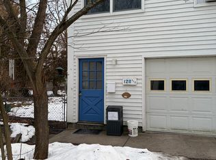 128 1/2 W Davis St, Yellow Springs, OH