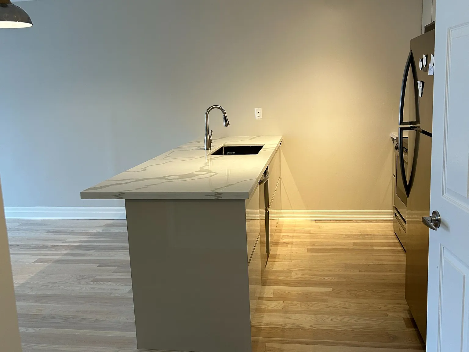 1 bed, $2,300 — Photo 2