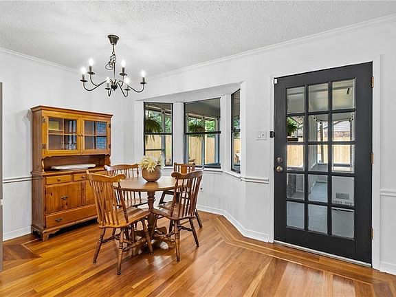 5th image of 856 Pinemont Dr