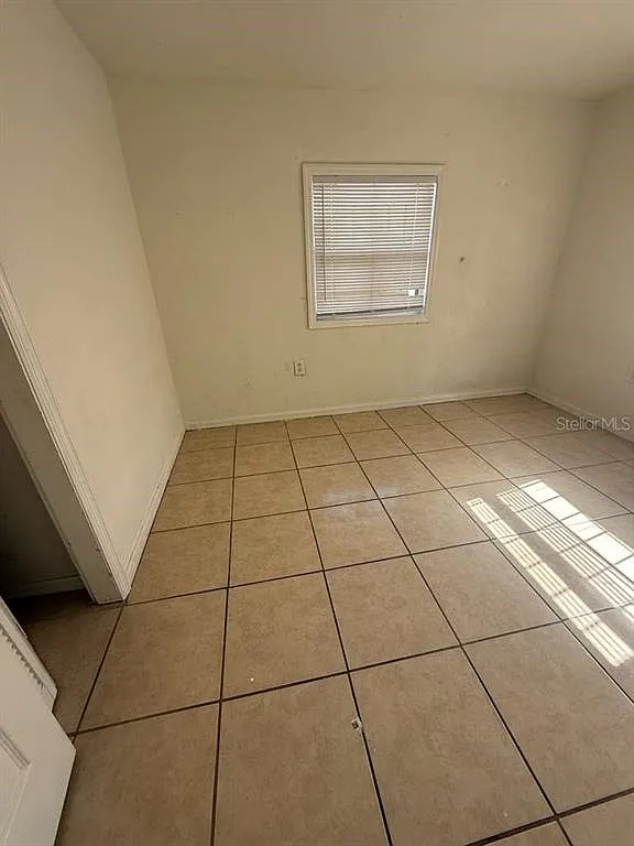 5 bed, 1.0 bath, 1500 sqft, $1,700 — Photo 4